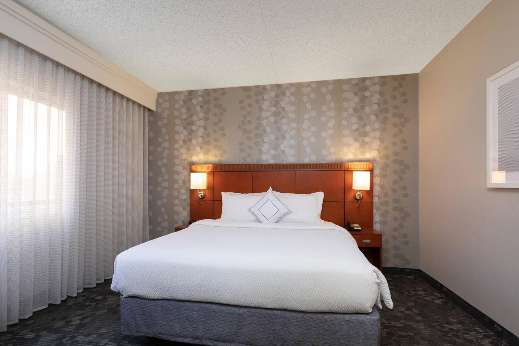 Courtyard By Marriott Dallas-Fort Worth/Bedford Exteriör bild