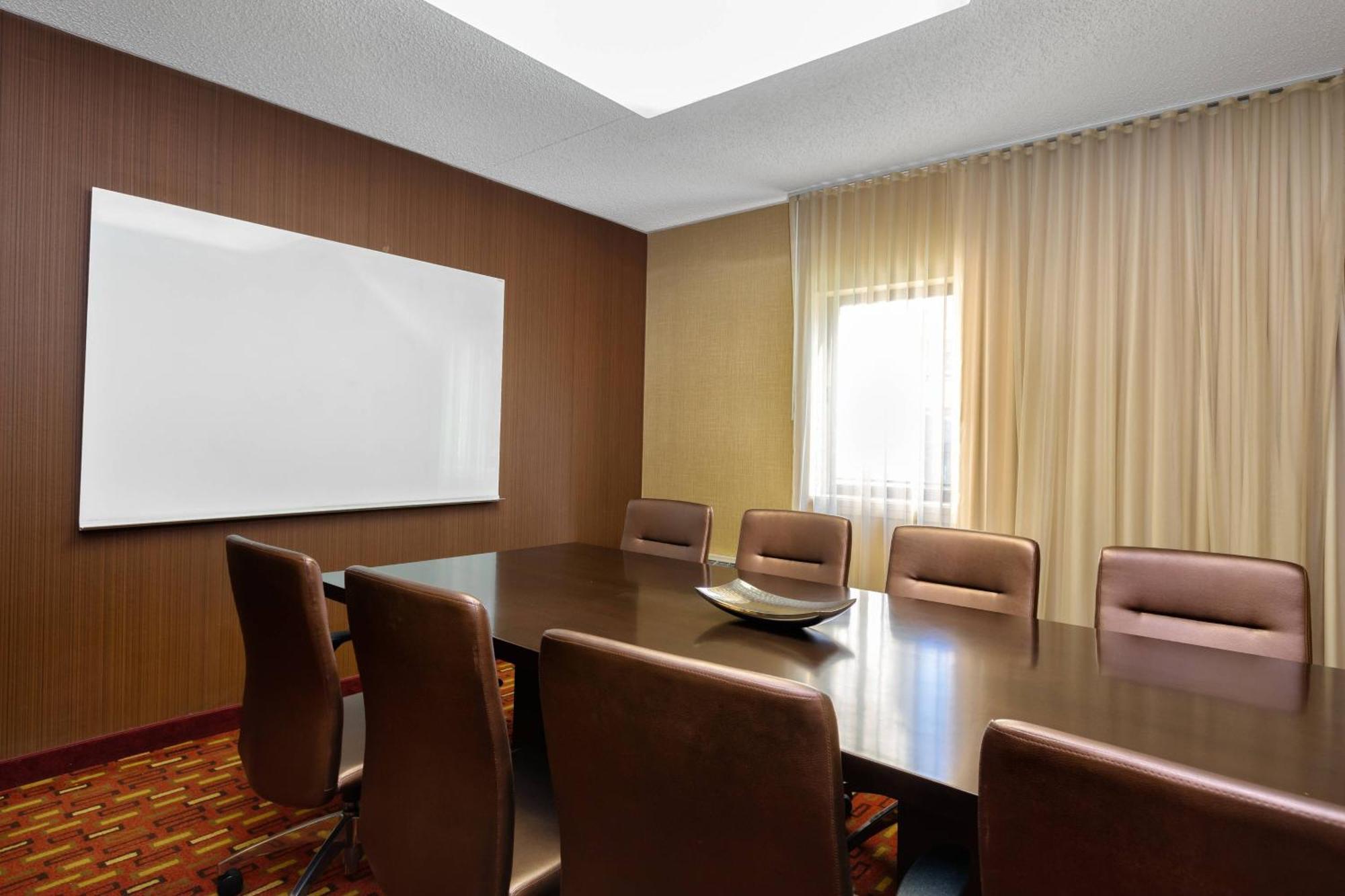 Courtyard By Marriott Dallas-Fort Worth/Bedford Exteriör bild